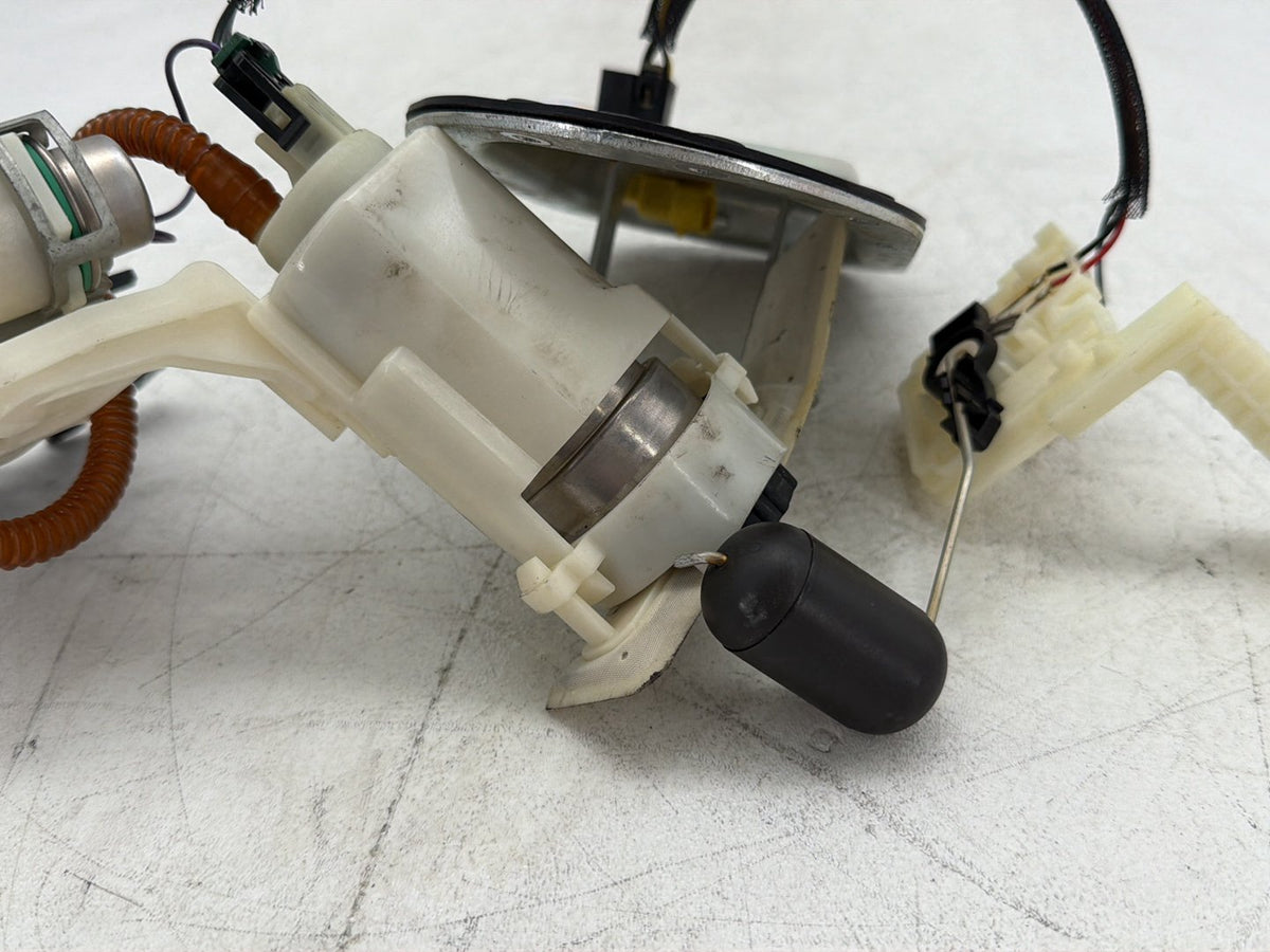 2014 Harley Dyna Switchback FLD OEM Fuel Pump Gas Gasoline Petrol Sending