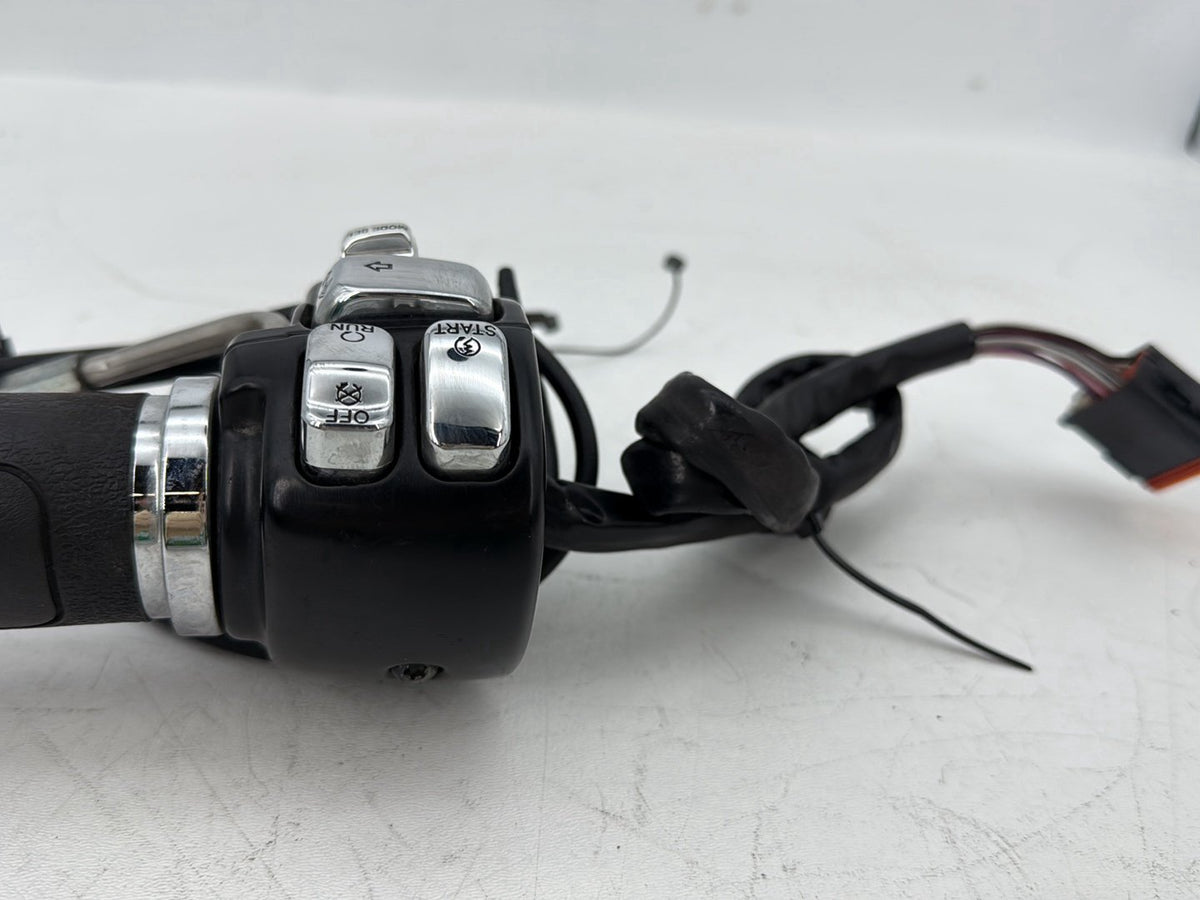 2000 Harley Touring FLHTCI Electra Glide Classic OEM Right Engine Start Kill Switches Controls