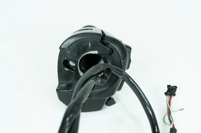 2017 - 2025 Harley-Davidson Touring Road Glide Ultra Right Engine Start Kill Switches Controls 71500129B