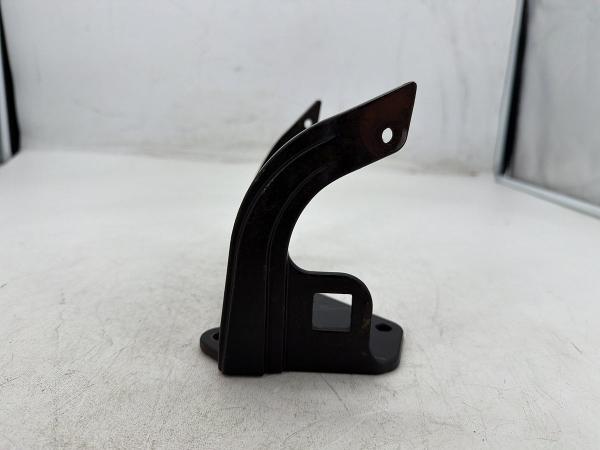 2002 Harley Heritage Softail Classic FLSTC OEM Right 1 Footboard Mount Bracket