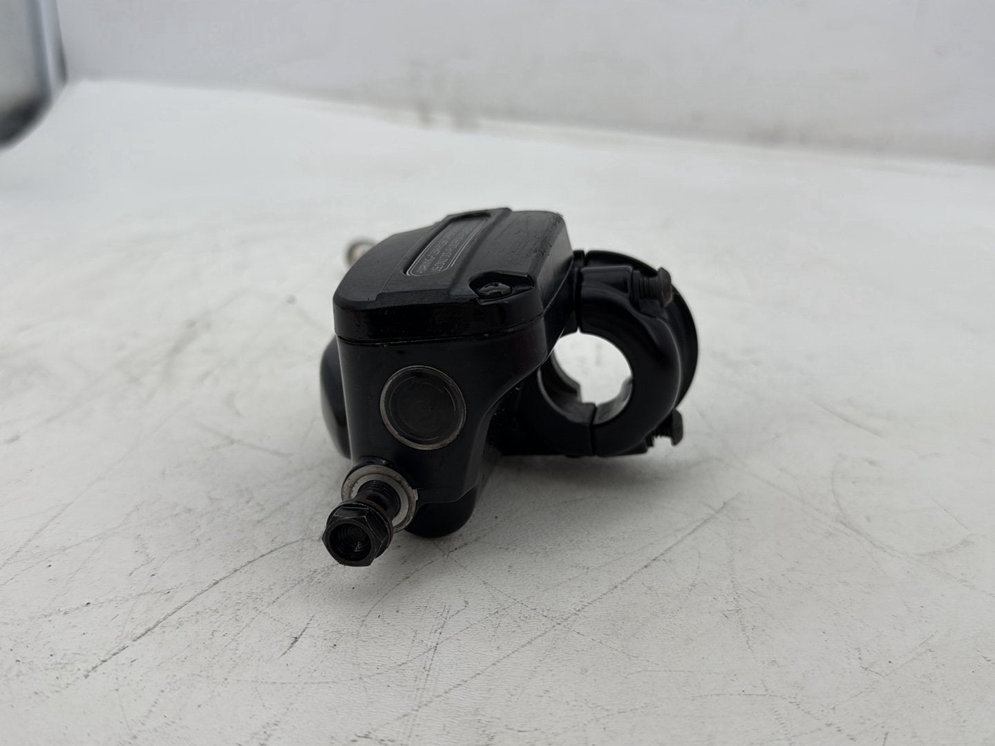 11 Harley Electra Glide Ultra FLHTK OEM Front Right Brake Lever Master Cylinder