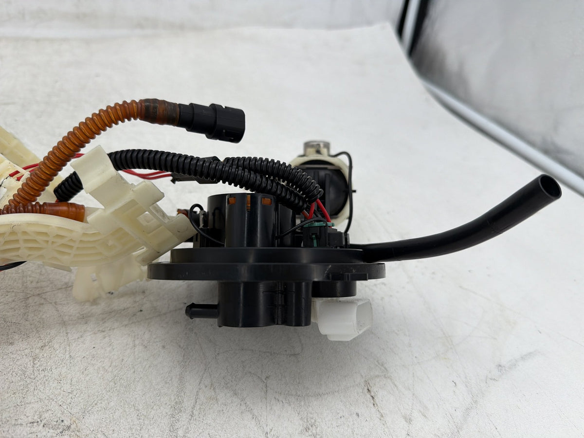2010 Harley Road King Touring Police OEM Fuel Pump Gas Gasoline Petrol Sending