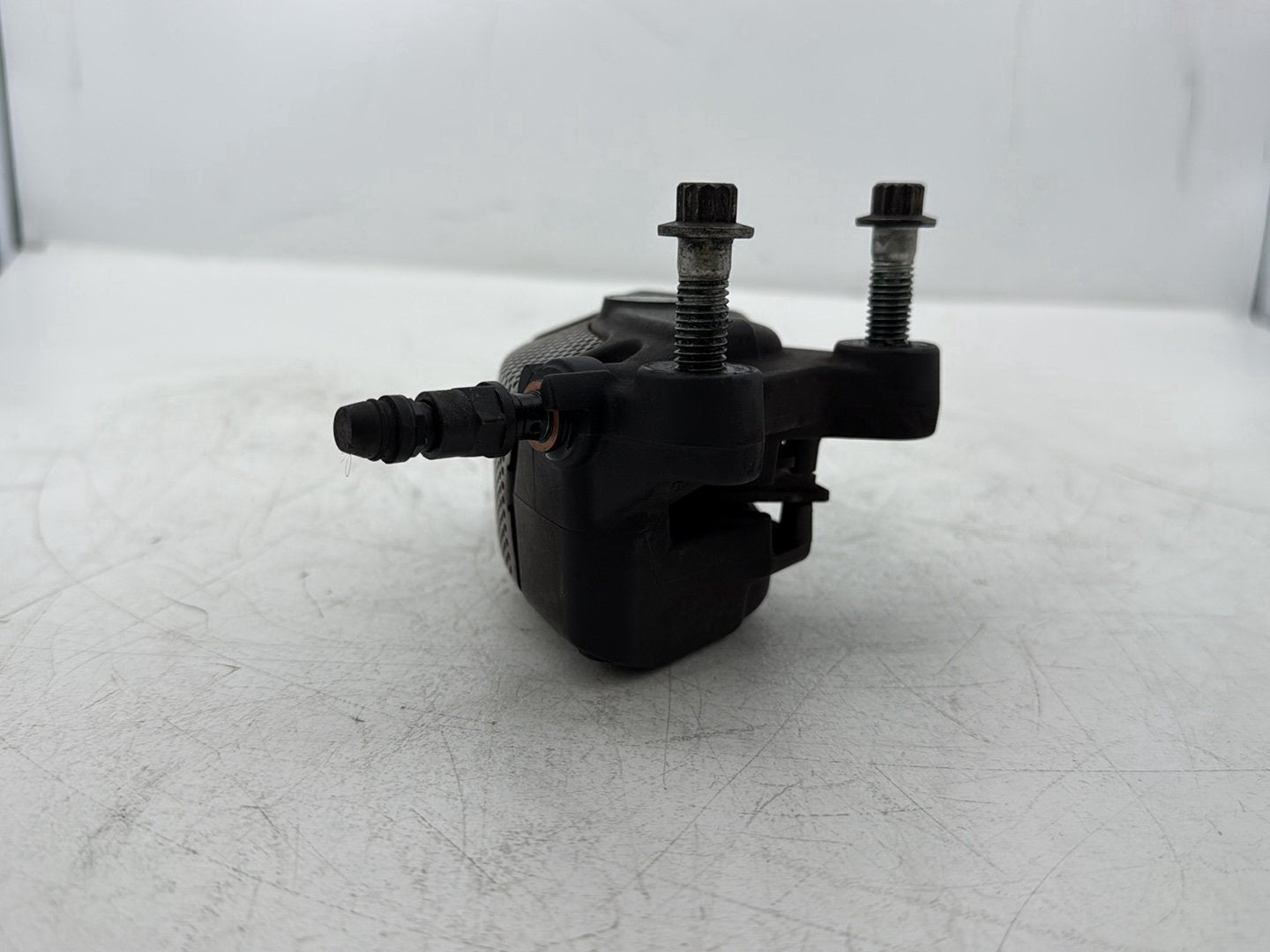 2014 Harley Street Glide Touring FLHXS OEM Front Left 1 Brake Caliper