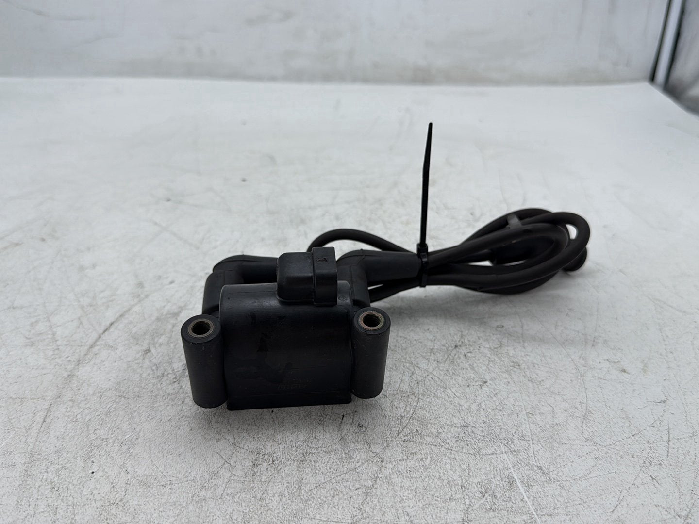 2009 Harley Street Glide Touring FLHX OEM Ignition Coil Spark Plugs Cable