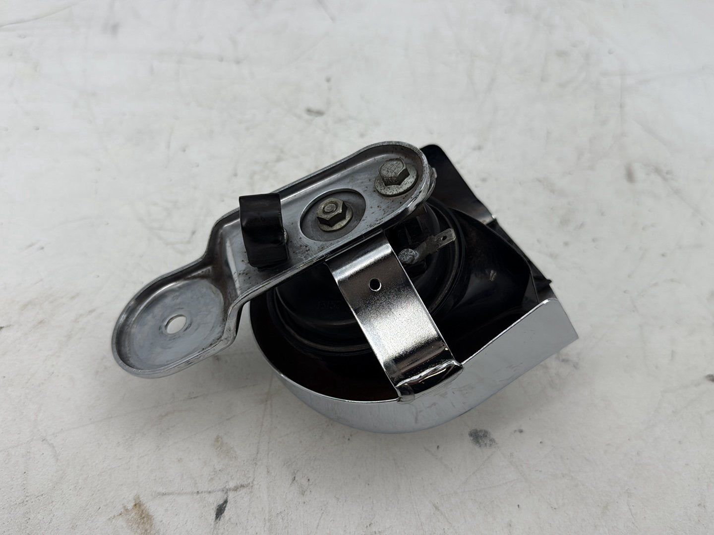 2002 Harley Heritage Softail Classic FLSTC OEM Horn Signal Klaxon Chrome Cover