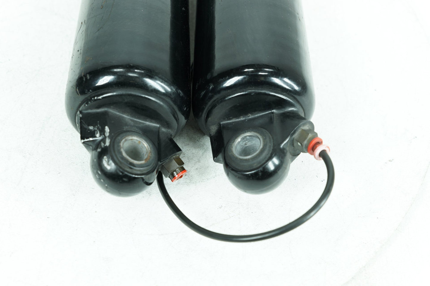 2007 - 2012 Harley-Davidson Touring Street Glide Rear Left Right Shock Absorbers   54662-02A