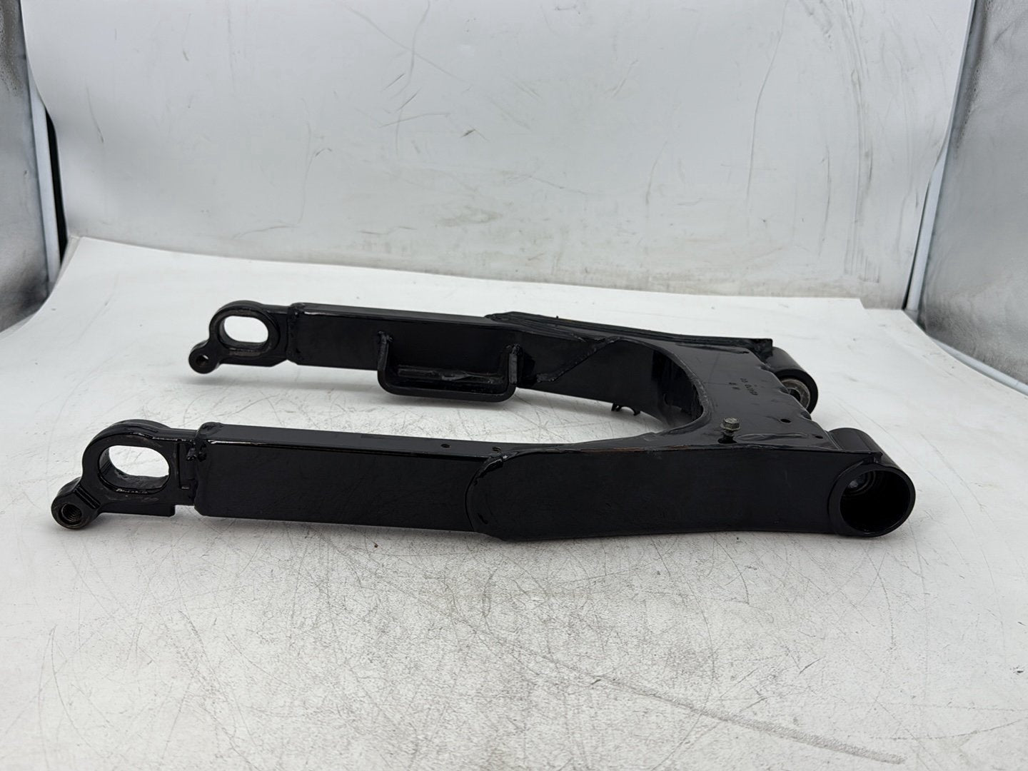 2005 Harley Electra Glide Touring Ultra FLHTCUI OEM Rear Fork Swingarm Swing Arm
