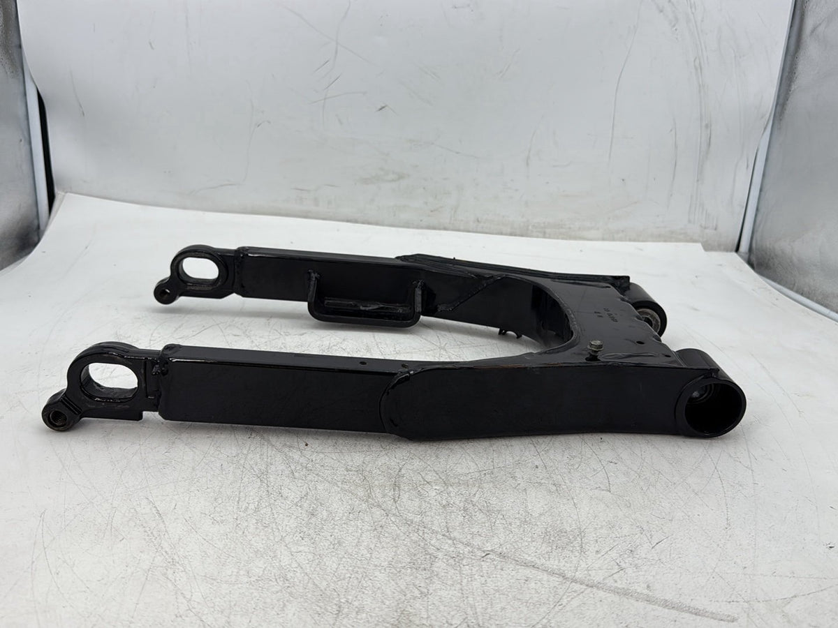 2005 Harley Electra Glide Touring Ultra FLHTCUI OEM Rear Fork Swingarm Swing Arm