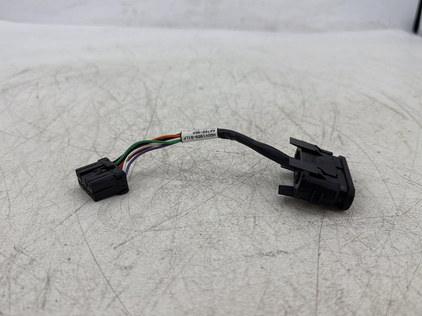 2011 Harley Street Glide Touring FLHX OEM Dash Indicator Lamp Wire Plug 68789-96A