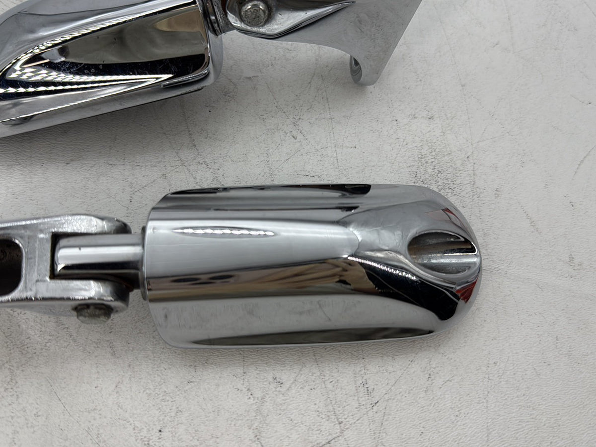 2017 Harley Road Glide Touring FLTRXS OEM Passenger Left & Right Foot Pegs