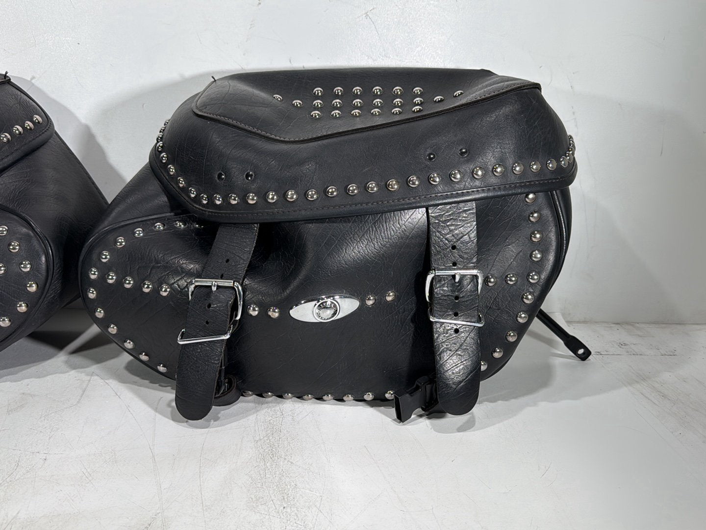 2007 Harley Softail Heritage Classic FLSTC OEM Rear Left Right Saddlebags Luggage Leather