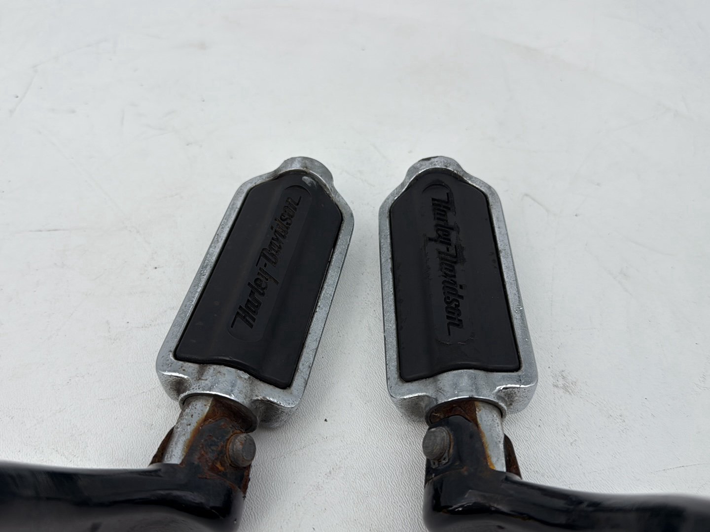 2004 - 2013 Harley-Davidson Sportster 883 Custom Left & Right Driver Step Foot Rest Pegs 42652-04