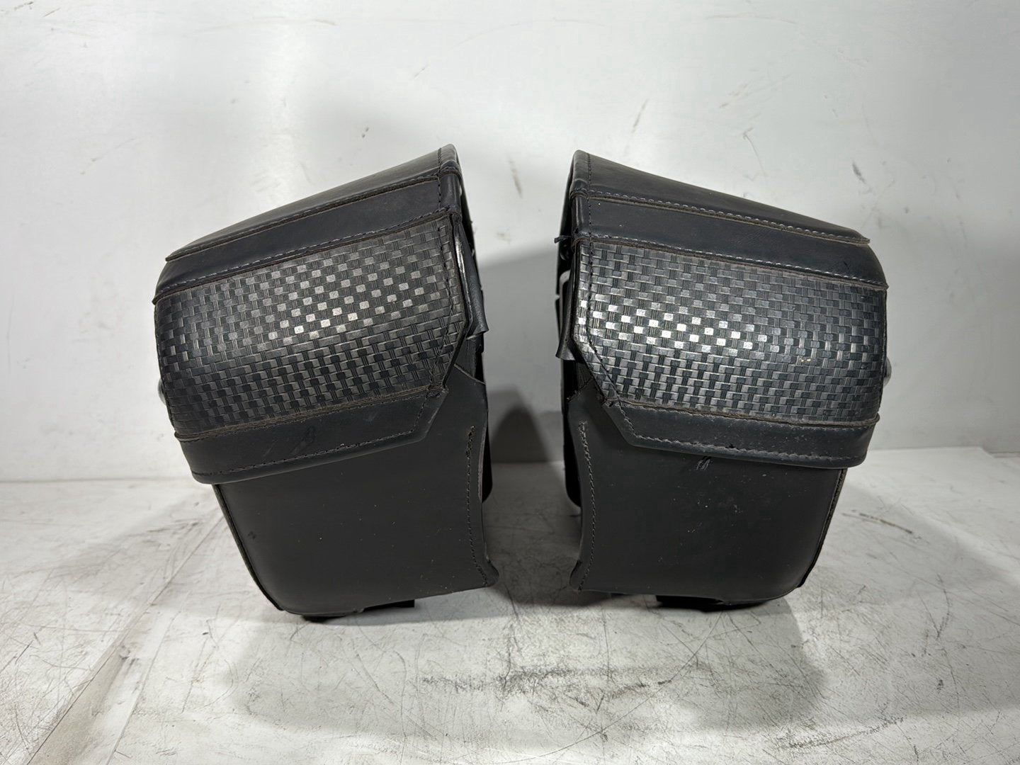 2006 Harley Road King Touring FLHRCI Classic OEM Rear Left Right Saddlebags Luggage Leather