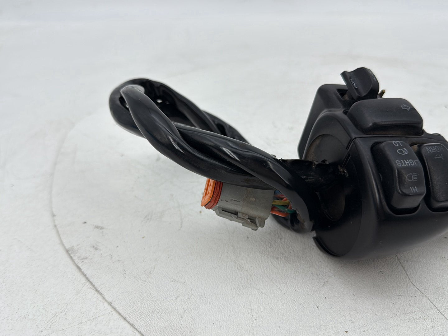 1999 - 2006 Harley-Davidson Touring Electra Glide Ultra Left Turn Signal Headlight Switches Controls 71685-06A
