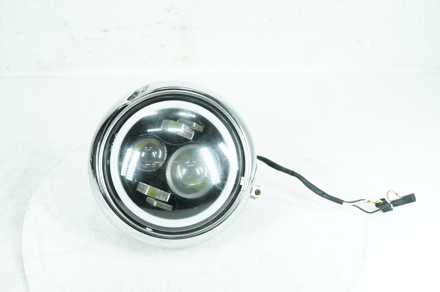 1999 - 2006 Harley-Davidson Softail Fat Boy Headlight Headlamp Head Lamp Light LED  	69748-05B