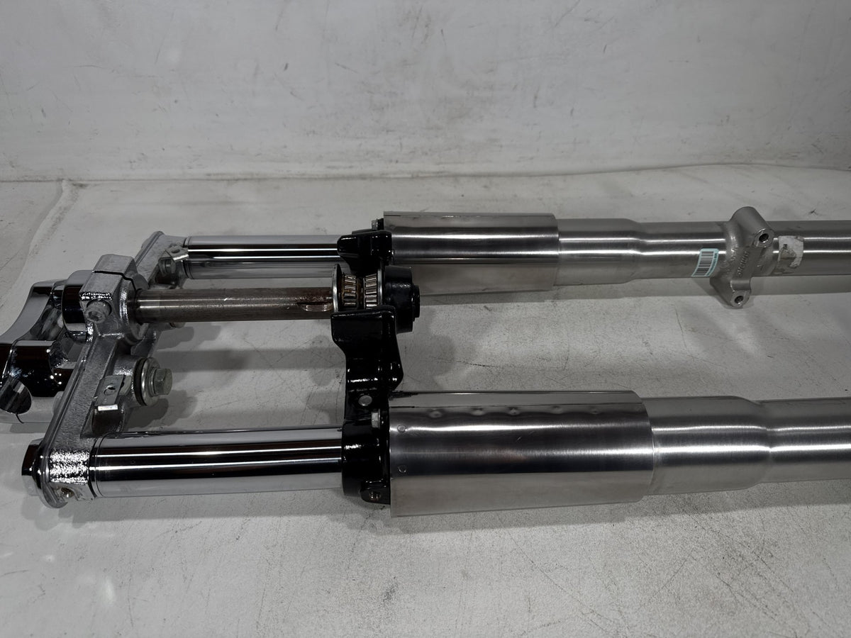 2011 Harley Softail Deluxe OEM Front Triple Tree Set & LH RH Fork Legs Sliders