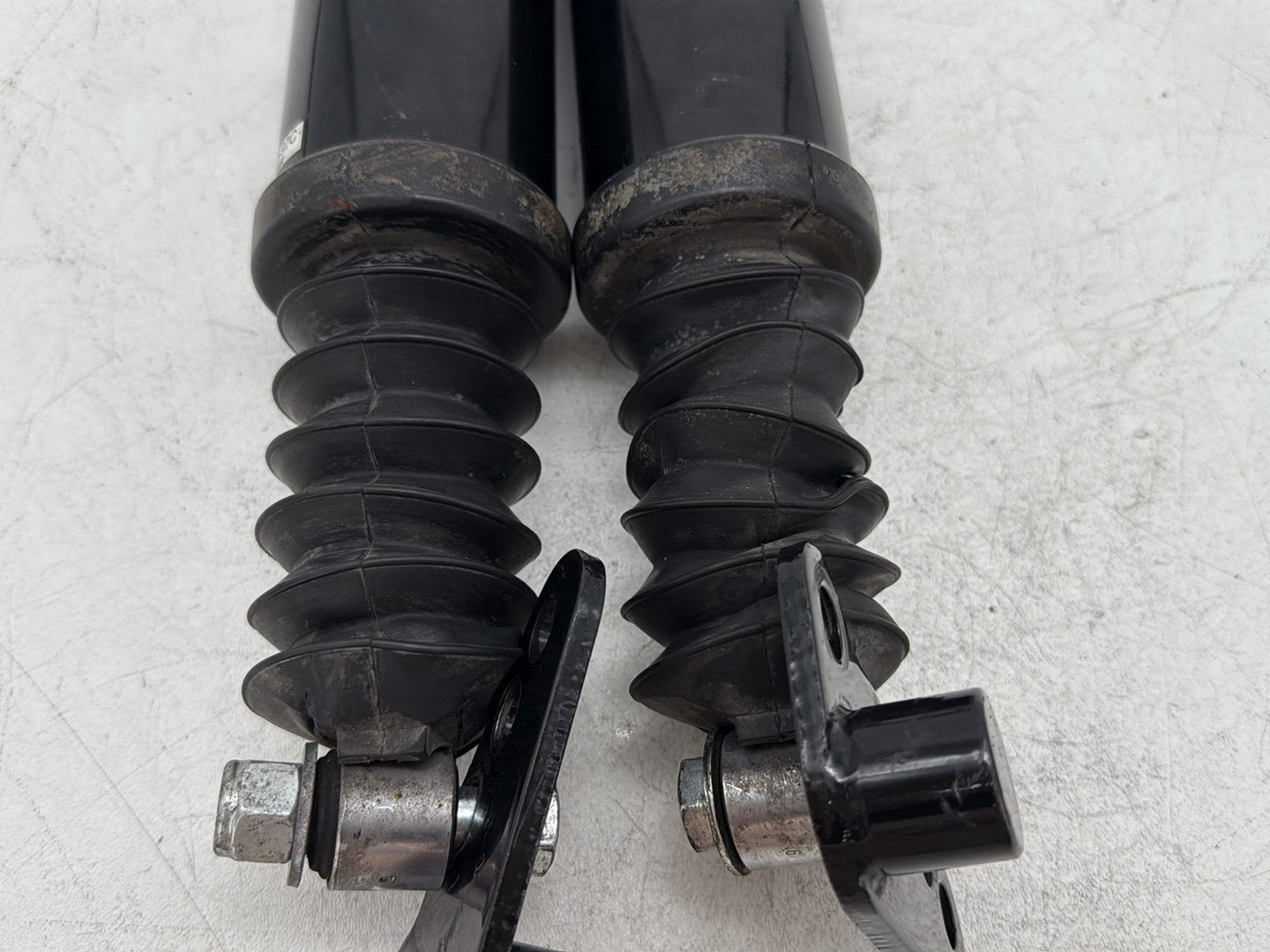 2007 Harley Road King Touring FLHR OEM Rear Left Right Shock Absorbers 13"