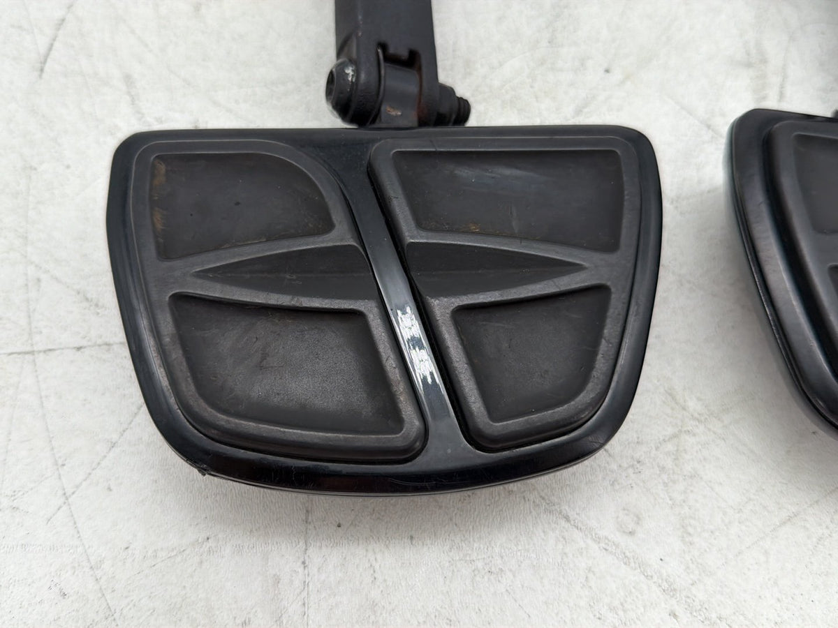 2009 Harley Dyna Street Bob FXDB OEM Passenger Left & Right Foot Pegs