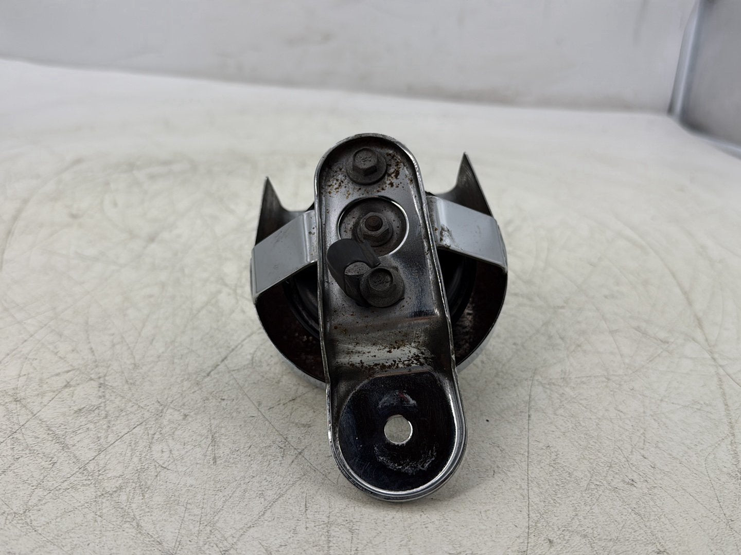 2012 Harley Dyna Super Glide Custom FXDCI OEM Horn Signal Klaxon Chrome Cover