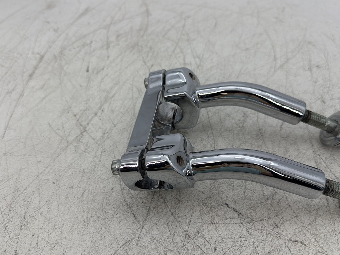2000 Harley Softail FLSTC Heritage Classic OEM Front Handlebar Riser Top Clamp Chrome