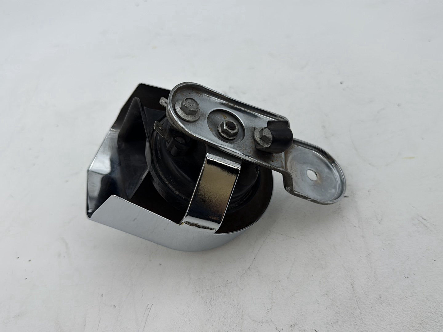 2013 Harley Street Glide Touring FLHX OEM Horn Signal Klaxon Chrome Cover