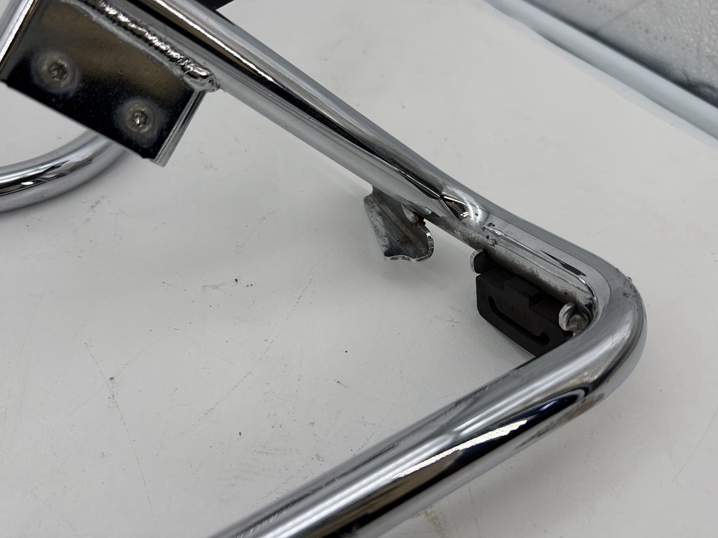 2007 - 2012 Harley-Davidson Touring Road Glide Rear Left Right Saddlebag Guard Rails Bar 	49206-09