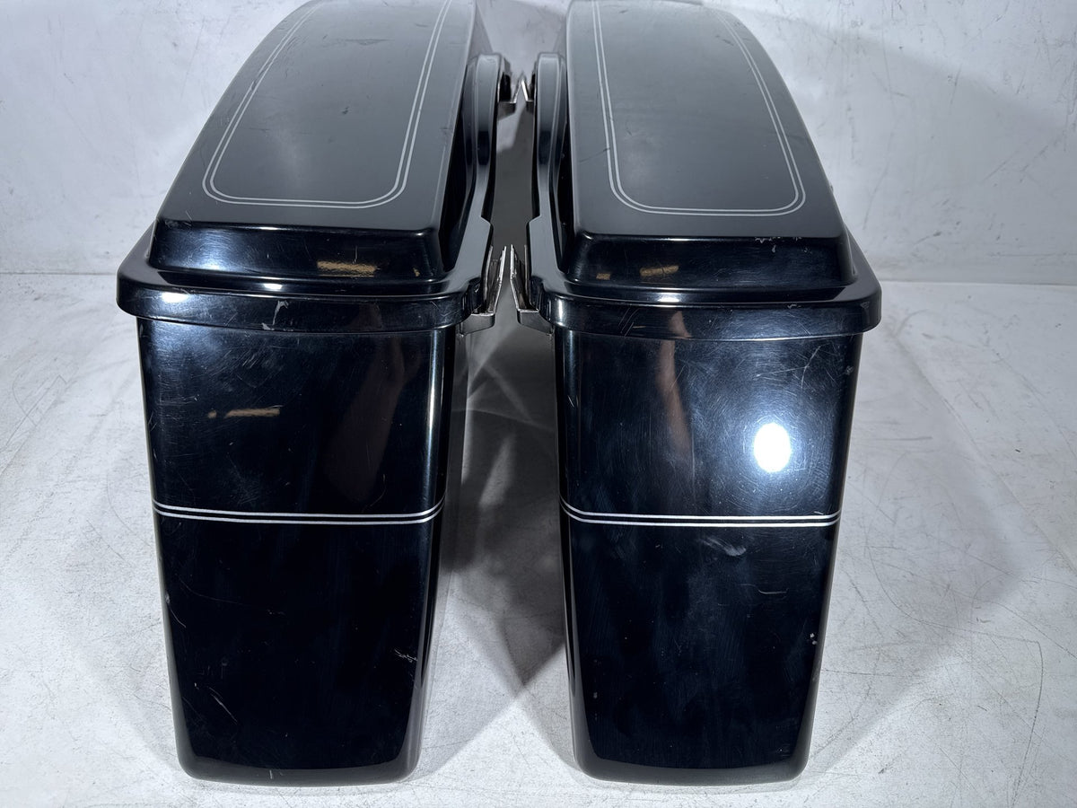 2009 Harley Electra Glide Touring Ultra OEM Left Right Saddlebags Luggage NOKey