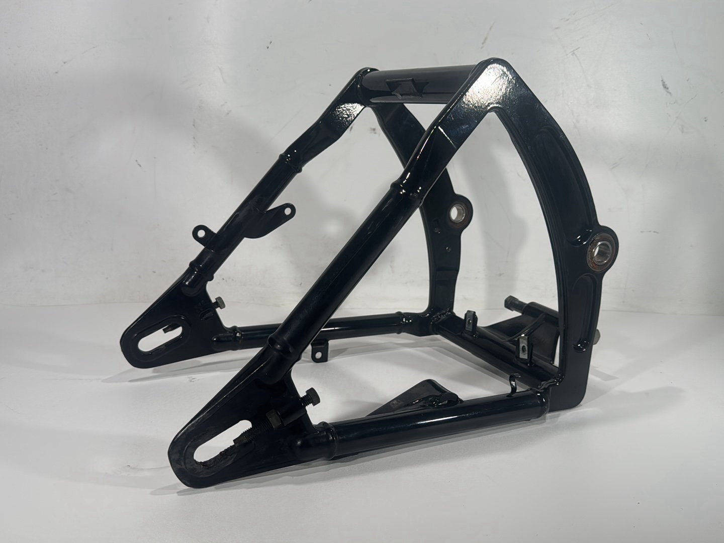 2004 Harley Softail FLSTC Heritage Classic OEM Rear Fork Swingarm Swing Arm