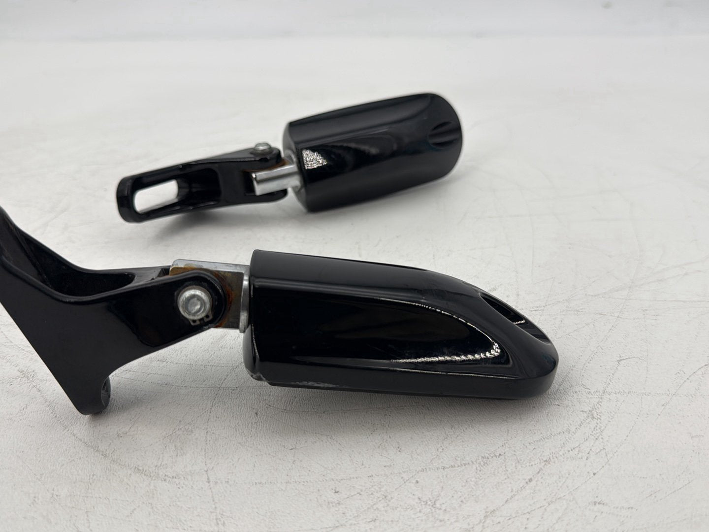 2015 Harley Touring FLHXS Street Glide OEM Passenger Left & Right Foot Pegs