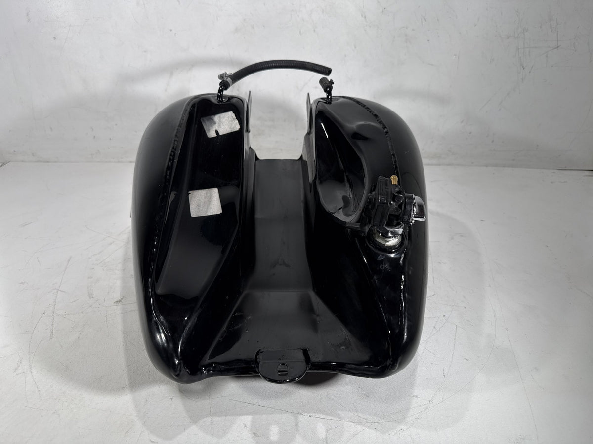 2006 Harley Street Glide Touring FLHX OEM Fuel Gas Tank Gasoline Reservoir