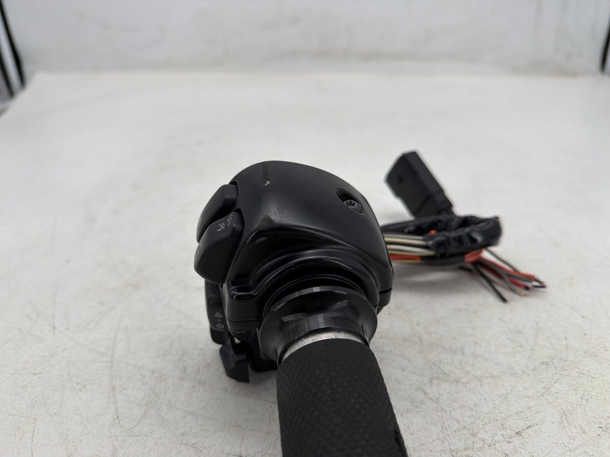 2009 Harley Street Glide Touring OEM Right Engine Start Kill Switches Controls