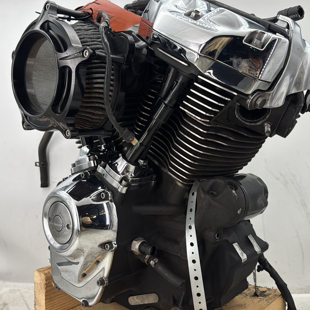 2018 Harley Electra Glide Touring Ultra FLHTCU OEM EFI Milwaukee M8 107 Engine Motor