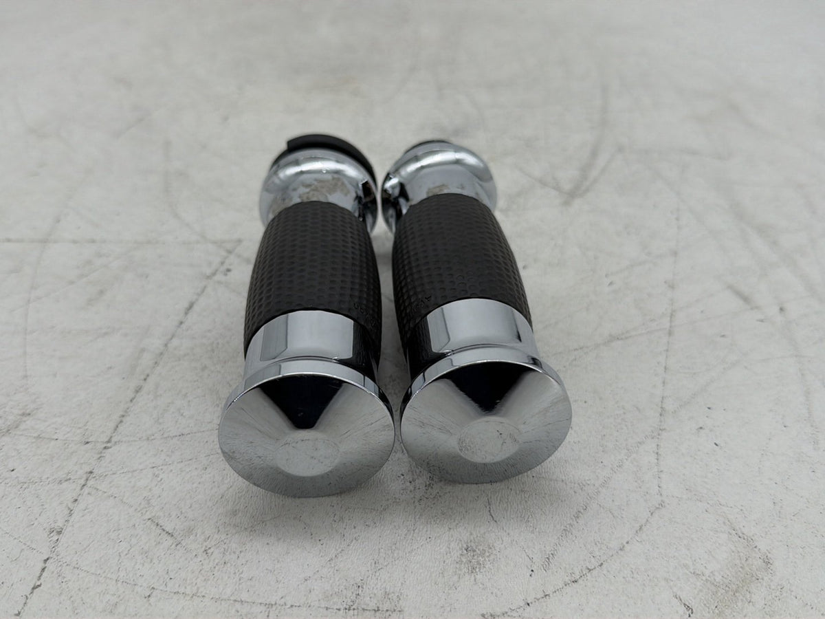 2005 Harley Softail Fat Boy FLSTF OEM Front Left Right Handgrip Hand Grips