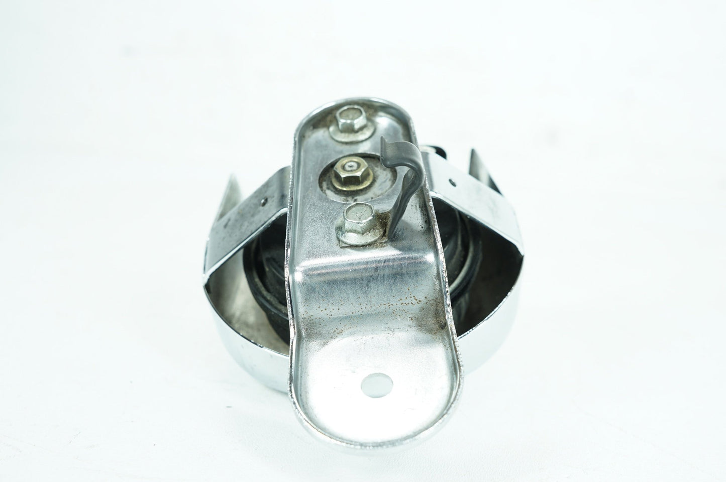 2000 - 2006 Harley-Davidson Softail Fat Boy Horn Signal Klaxon Chrome Cover 69012-93A