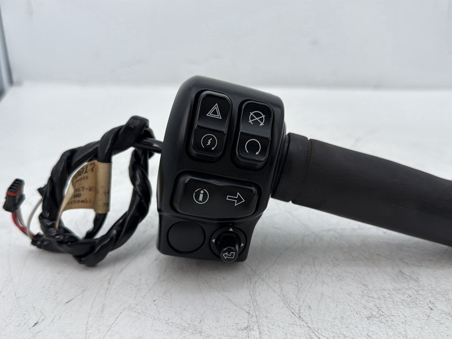 2014 Harley Street Glide Touring FLHXS OEM Right Engine Start Kill Switches Controls