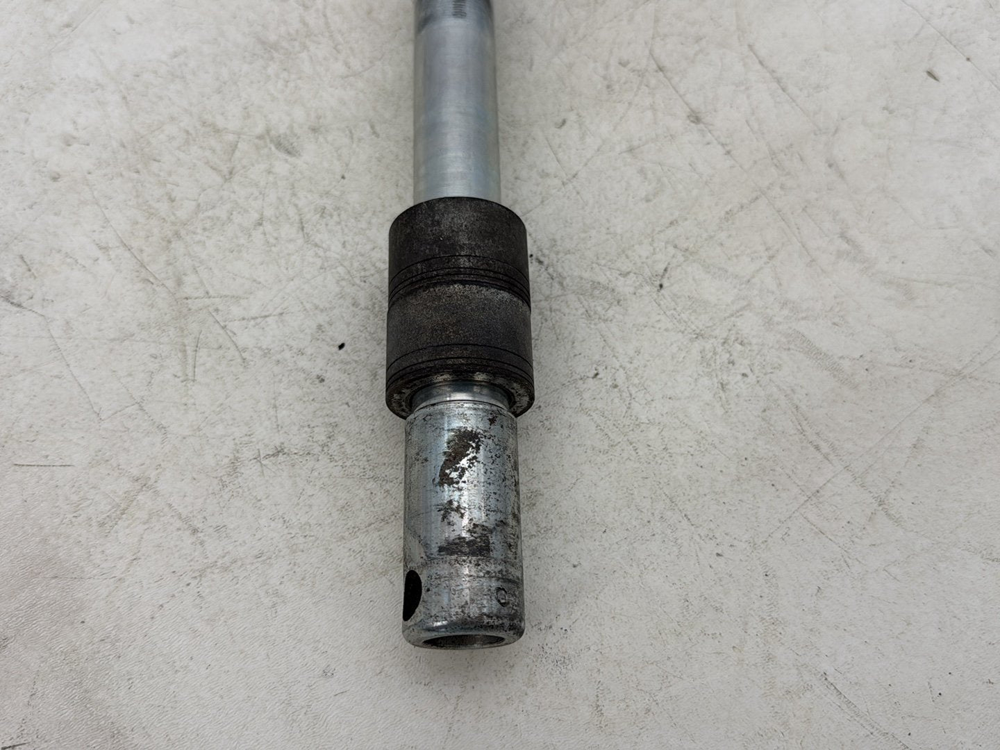 2015 Harley Dyna Low Rider FXDL OEM Front Wheel Axle Bolt Shaft