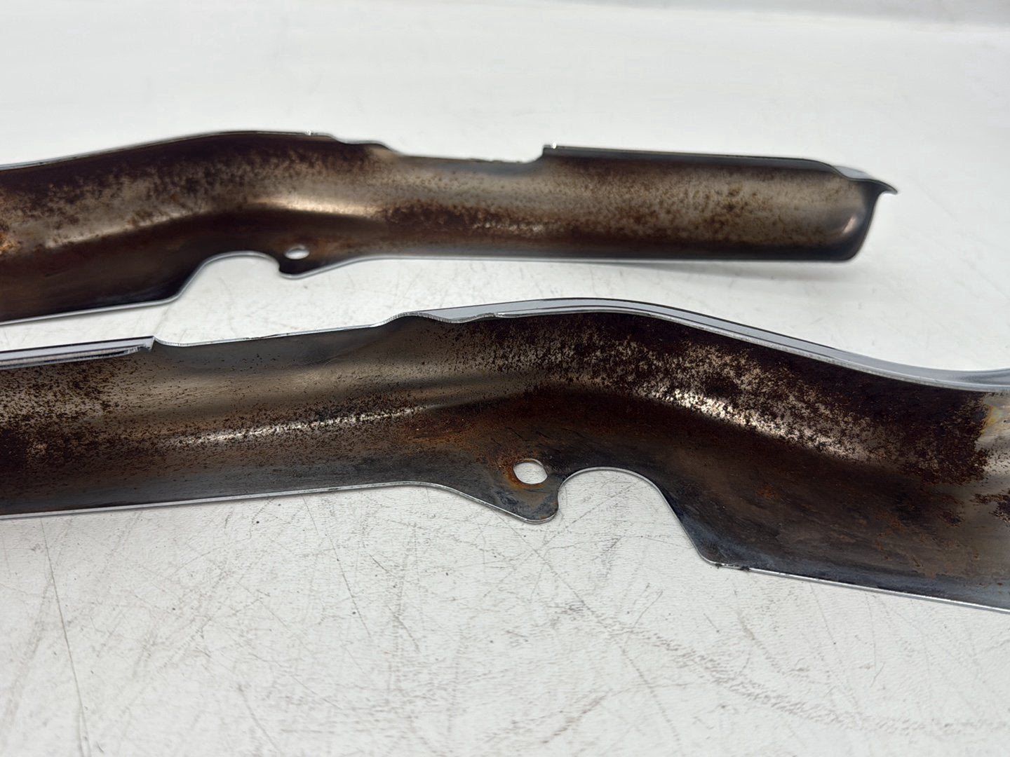 2007 Harley Touring FLHTCU Electra Glide Ultra OEM Rear Left Right Fender Struts Bracket