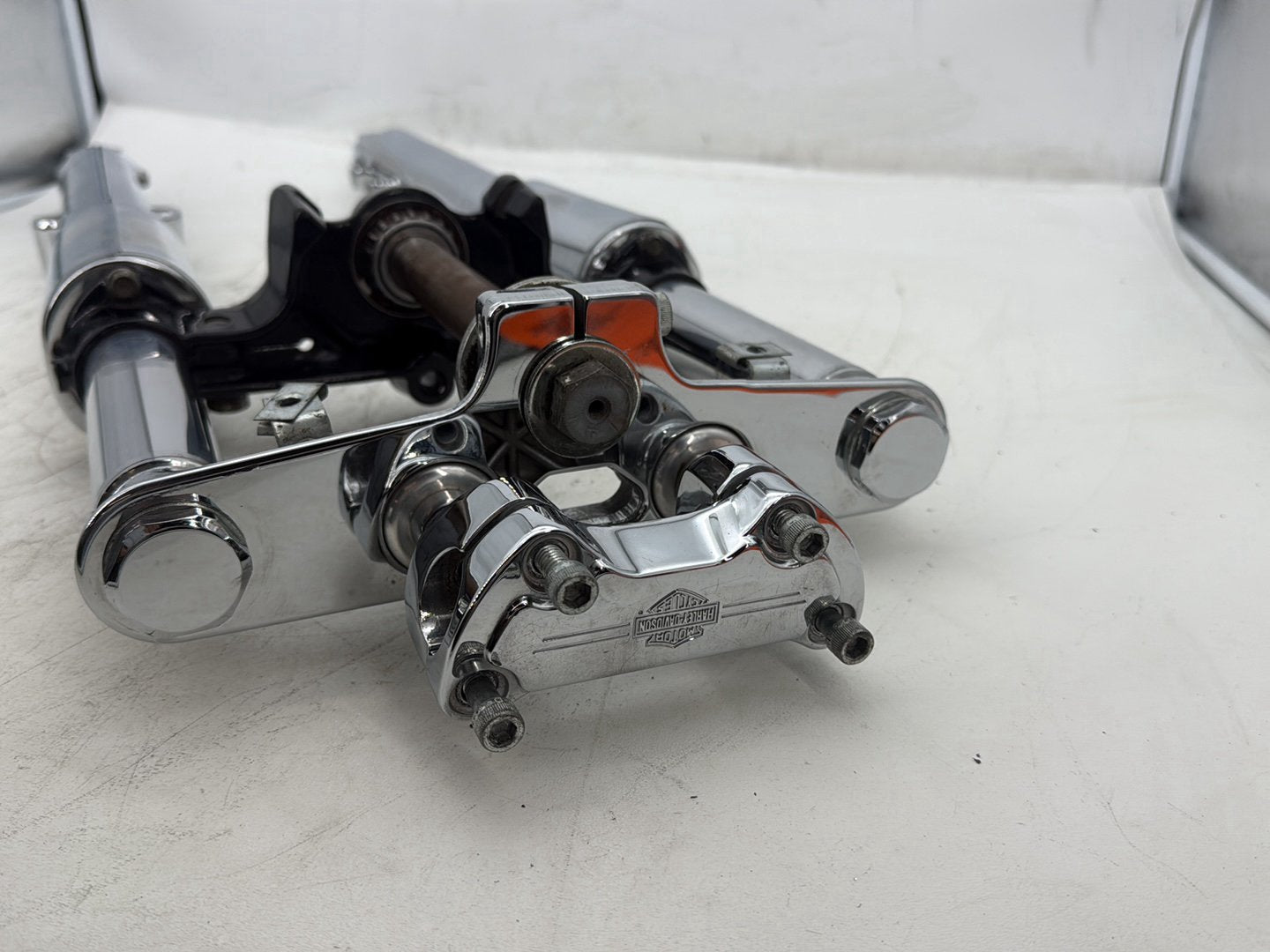 2006 Harley Softail FLSTCI Heritage Classic OEM Front Triple Tree Set & LH RH Fork Legs Sliders