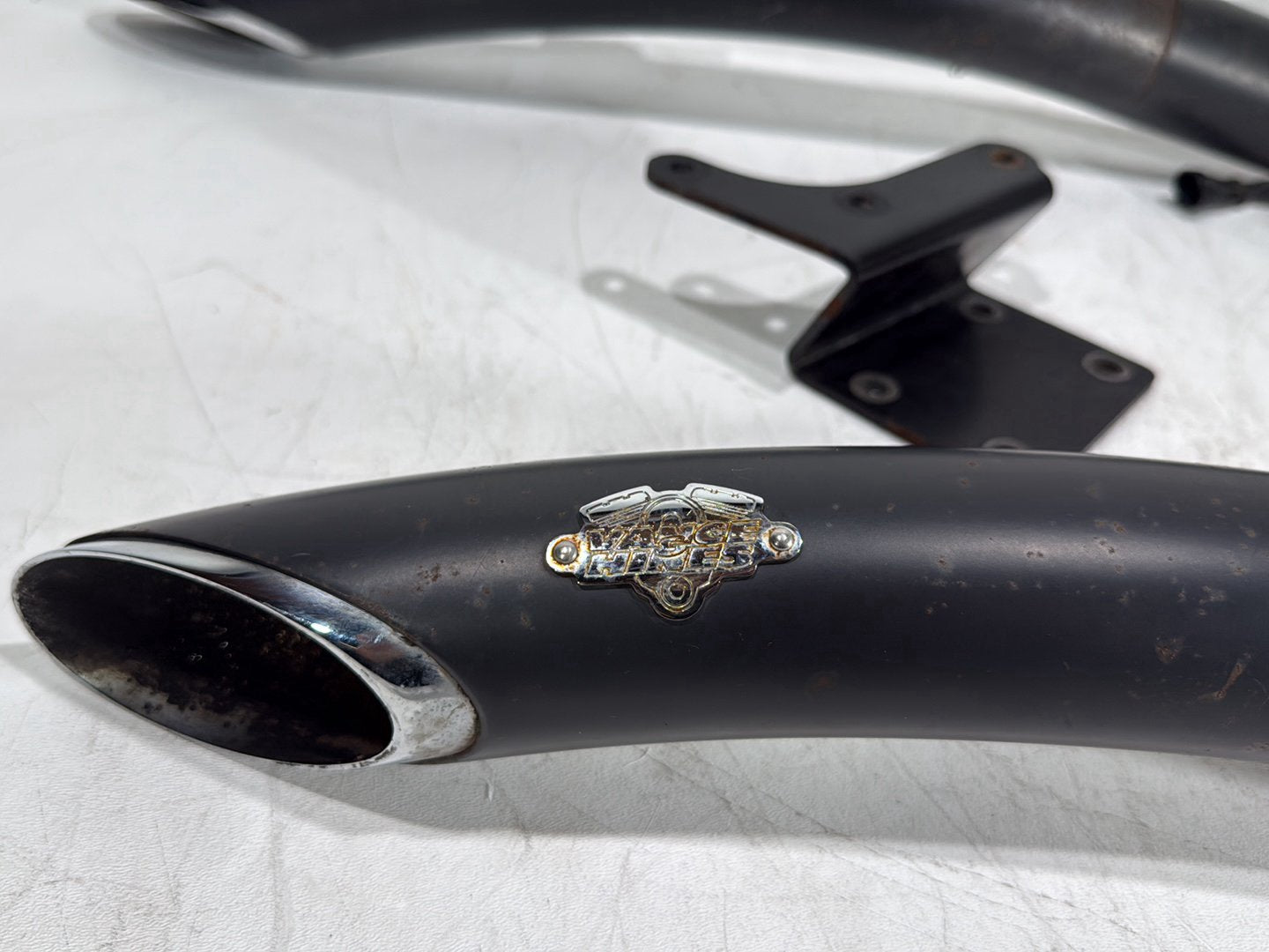 2008 Harley Dyna Fat Bob FXDF Exhaust Header Pipes Vance & Hines w/ Bracket
