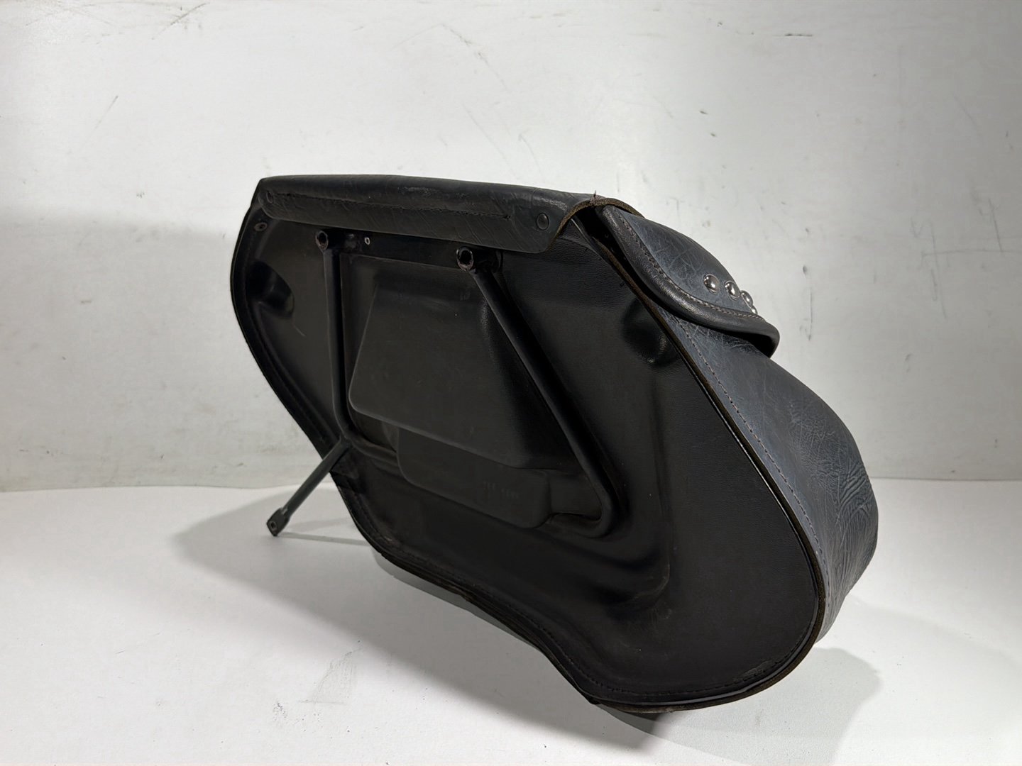 2011 Harley Heritage Softail Classic OEM Rear Right 1 Saddlebag Luggage Leather
