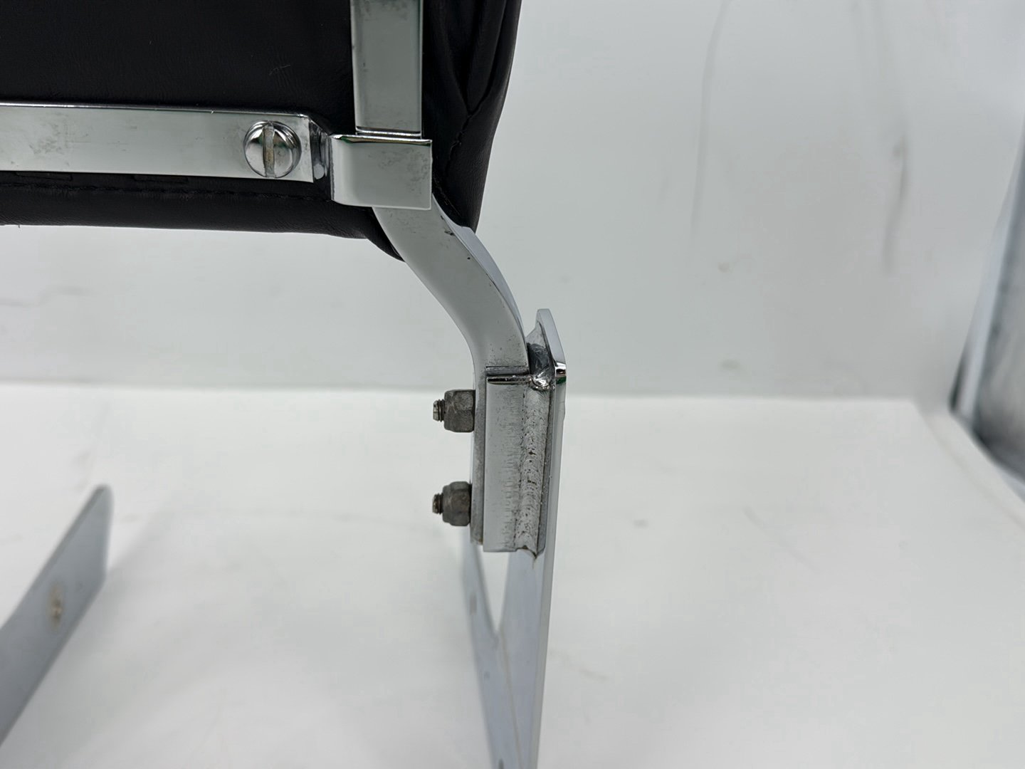 2009 Harley Sportster XL1200C 1200 Custom OEM Rear Sissy Bar w/ Backrest Cushion Pad