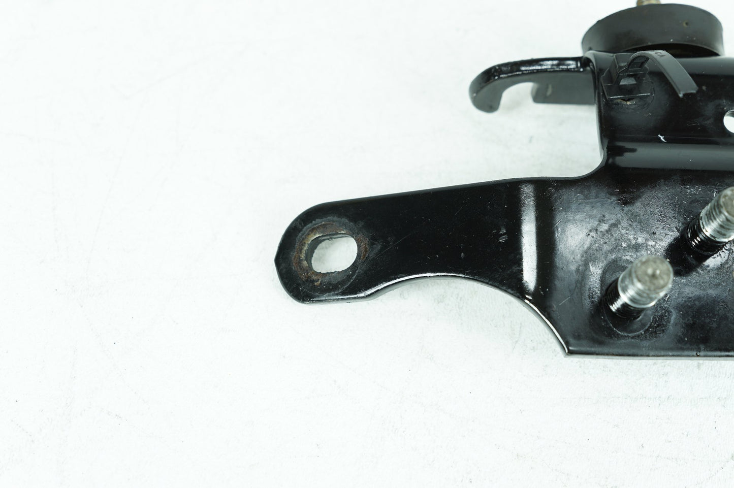 1999 - 2006 Harley-Davidson Softail Heritage Classic Engine Motor Mount Bracket  	69046-01
