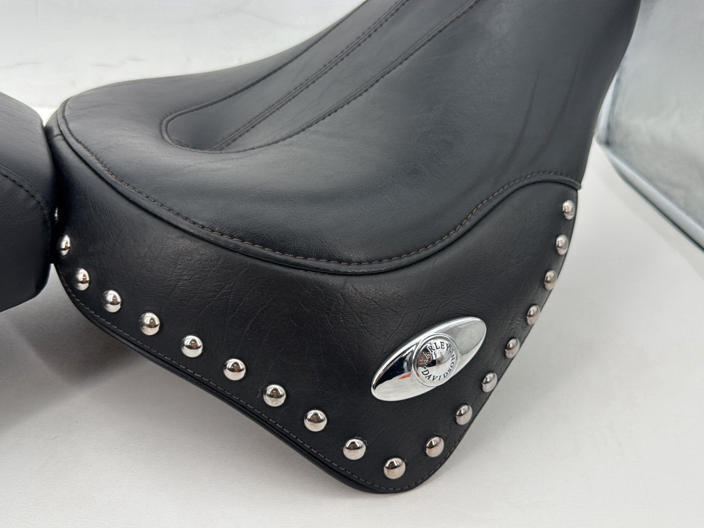2007 Harley Softail Heritage Classic FLSTC OEM Passenger Rider Driver Seat Saddle