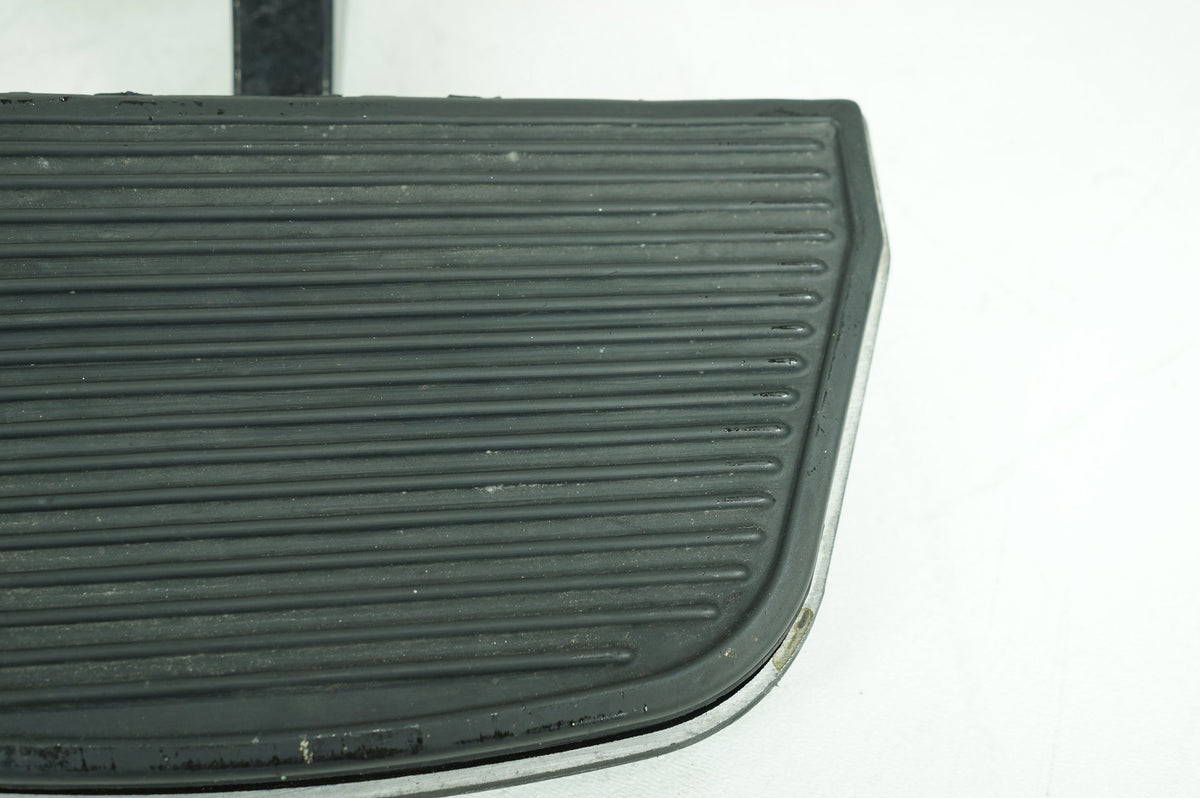 2007 - 2013 Harley-Davidson Touring Electra Glide Ultra Left Right Driver & Pass Floorboard Foot Rest 50614-06