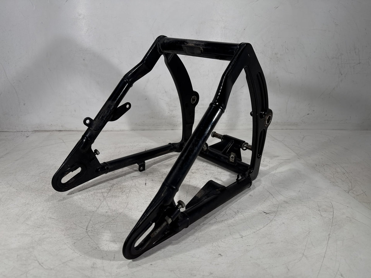 2001 Harley Heritage Softail Classic FLSTC OEM Rear Fork Swingarm Swing Arm