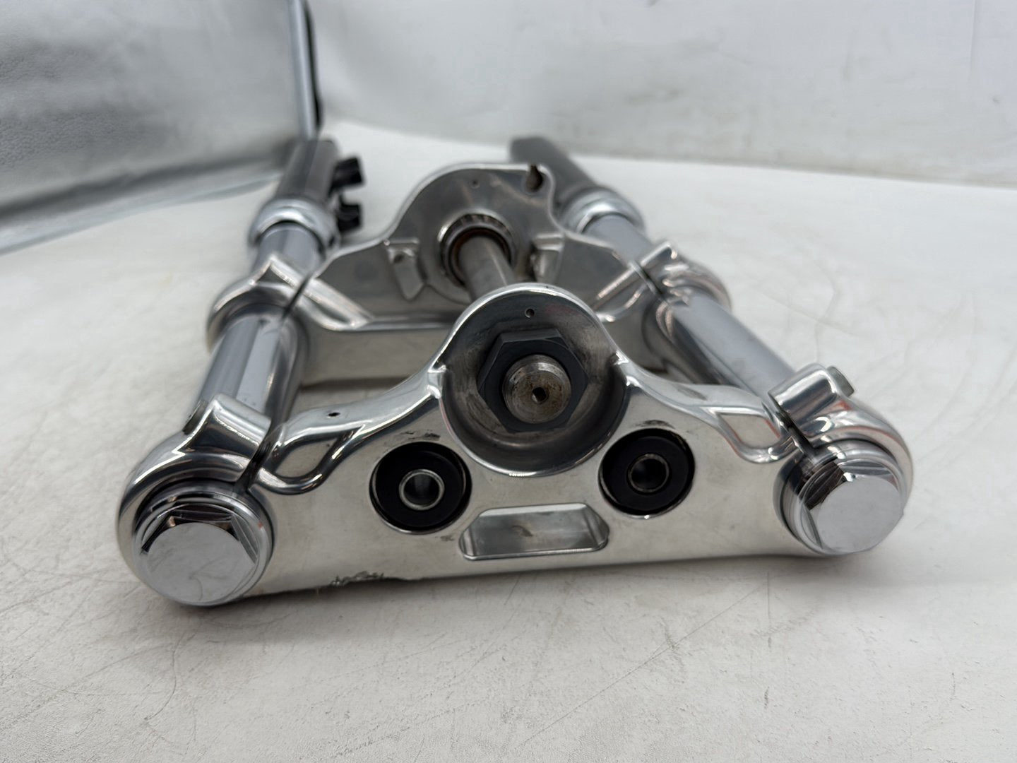 2010 Harley Dyna Fat Bob FXDF OEM Front Triple Tree Set & LH RH Fork Legs Sliders