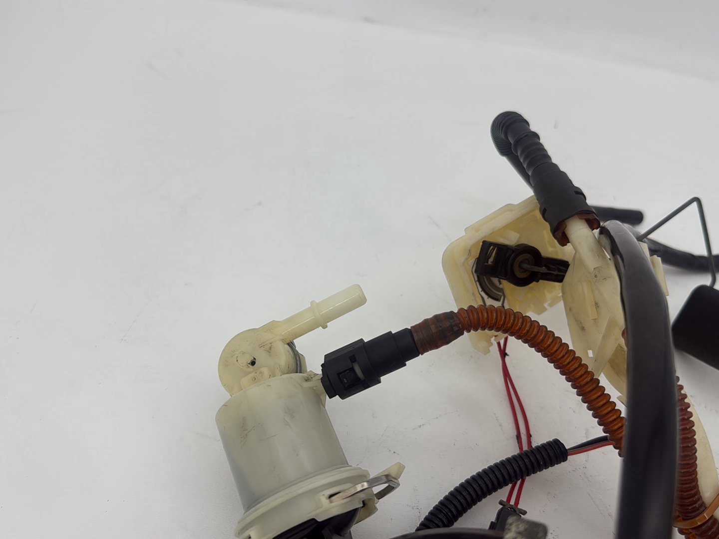 2007 - 2016 Harley-Davidson Touring Electra Glide Ultra Gas Gasoline Fuel Petrol Pump Sending
