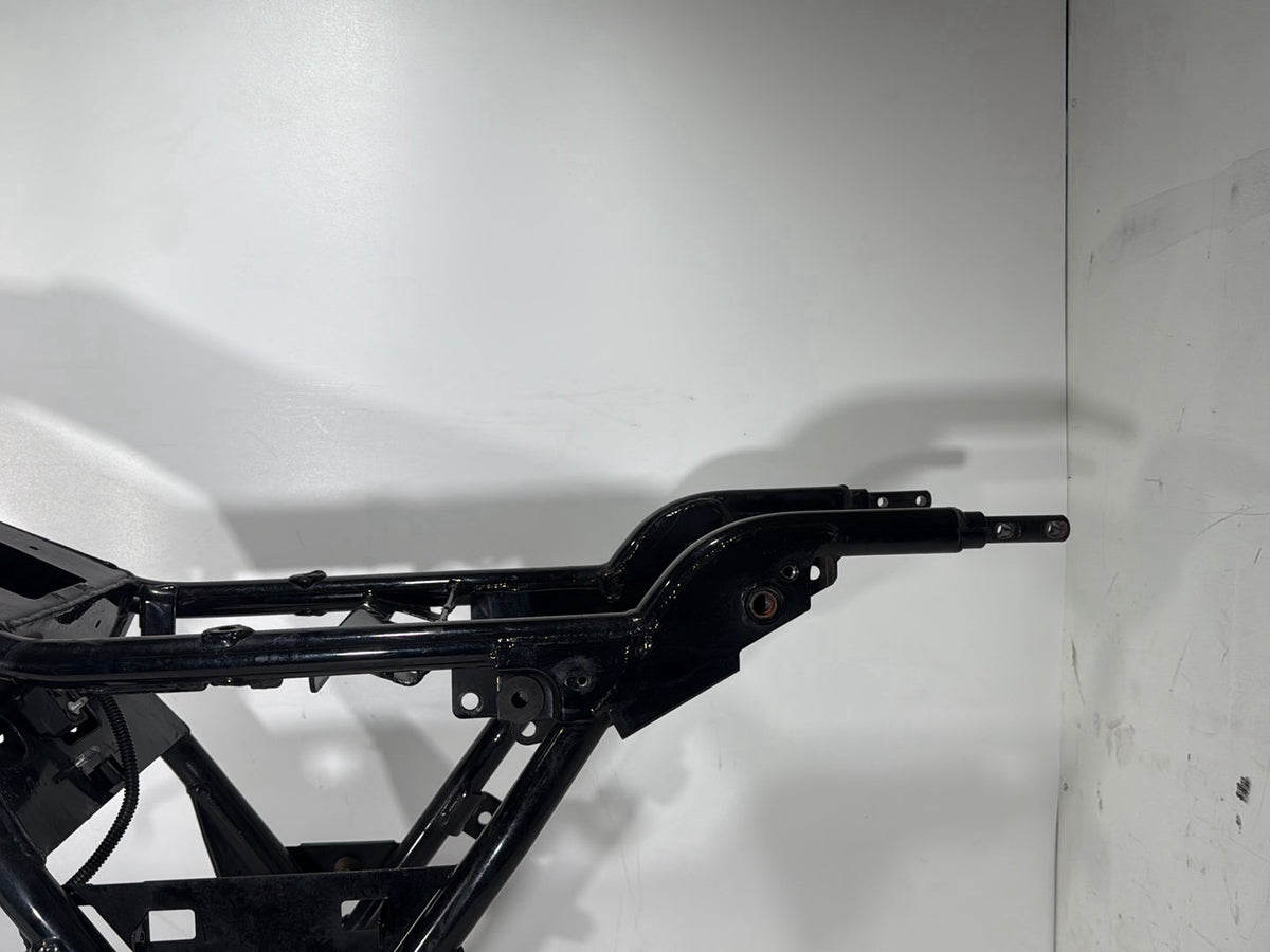 1999 - 2006 Harley-Davidson Touring Electra Glide Classic Body Main Frame Chassis CLN CLR 47900-99B