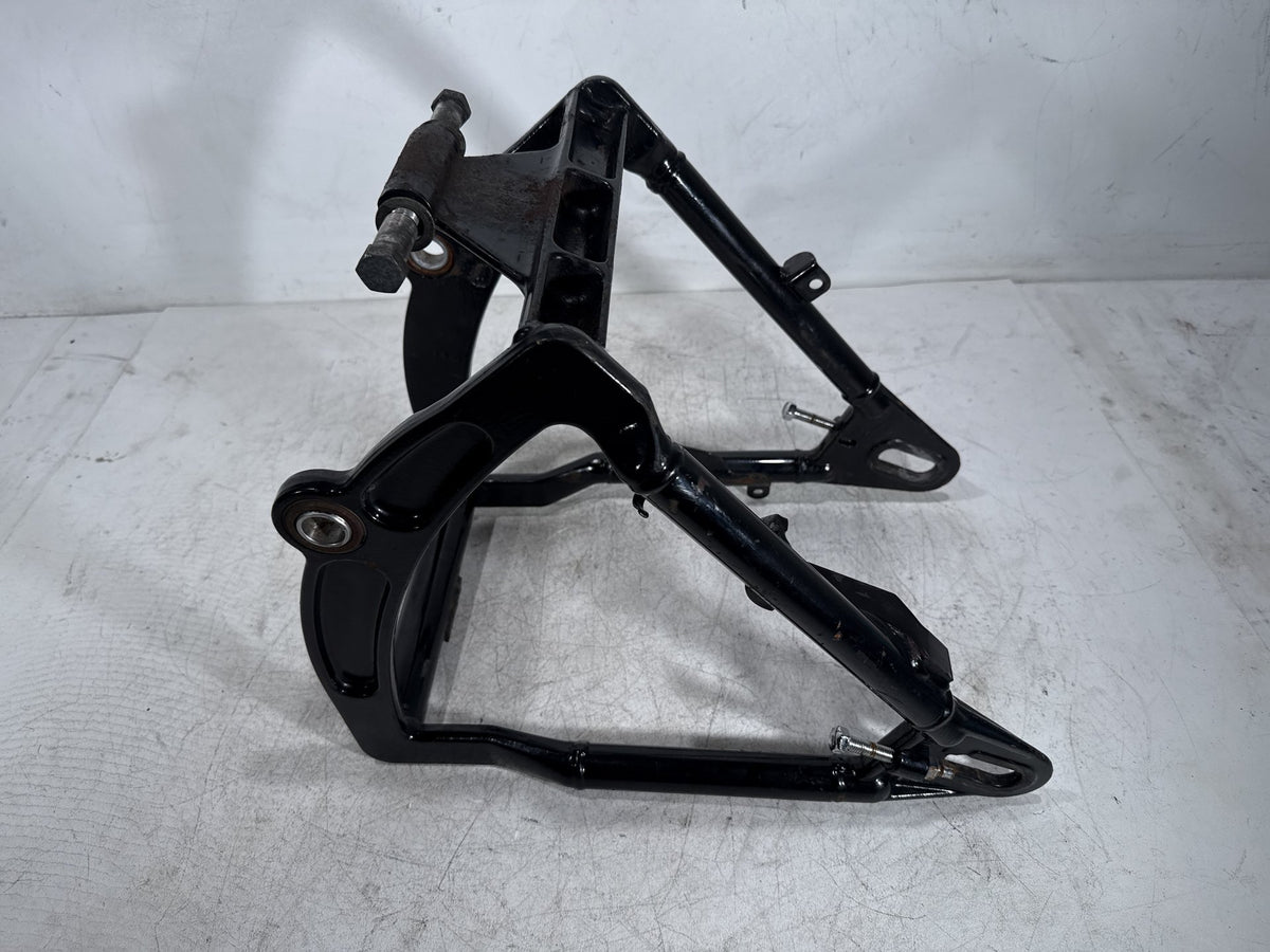 2001 Harley Fat Boy Softail FLSTF OEM Rear Fork Swingarm Swing Arm 47573-00A