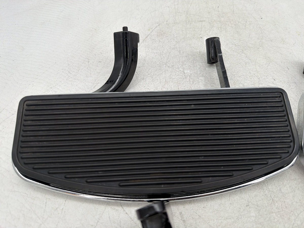 2011 Harley Electra Glide Touring Ultra OEM Left Right Driver & Pass Floorboard Foot Rest
